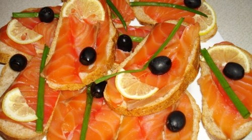 Бутерброды с соленой рыбой