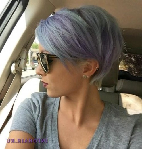 Короткие прически с челкой заправленной за ухо Короткие прически с челкой заправленной за ухо