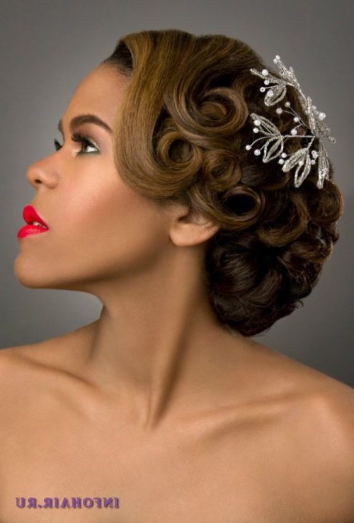 Модные, праздничные прически для особых случаев Модные, праздничные прически для особых случаев