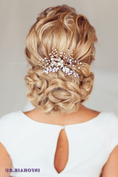Модные, праздничные прически для особых случаев Модные, праздничные прически для особых случаев