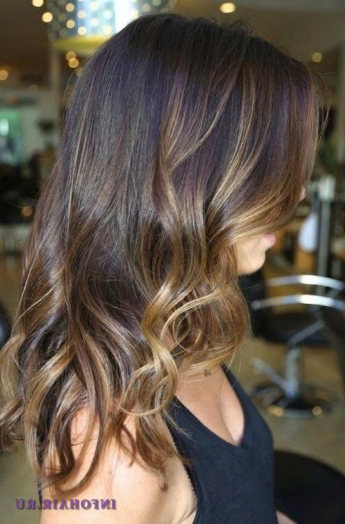 Песочные блики, тонкое осветление прядок