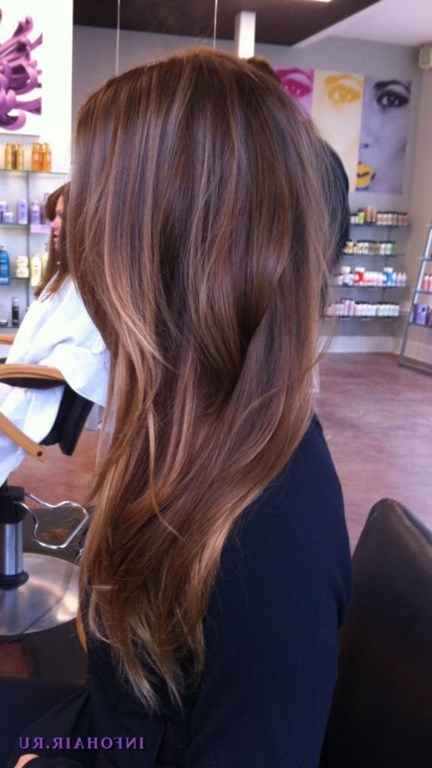 Песочные блики, тонкое осветление прядок