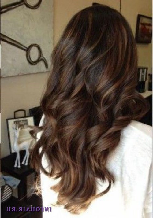 Песочные блики, тонкое осветление прядок