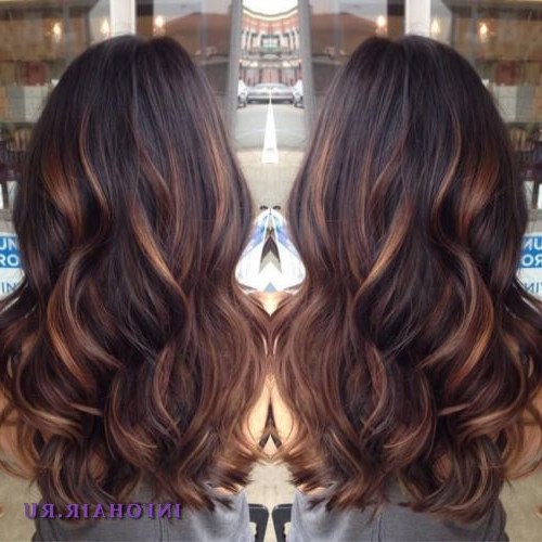 Песочные блики, тонкое осветление прядок