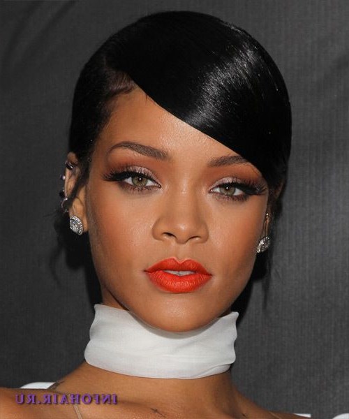 Рианна | Длинные прямые официальные свадебные | Подбор причесок Рианна | Длинные прямые официальные свадебные | Подбор причесок