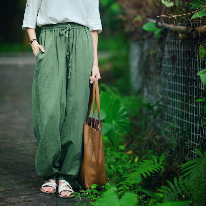 С чем носить льняные брюки: дышащие, свободные и удобные