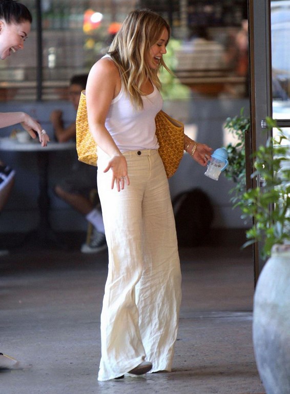 С чем носить льняные брюки: дышащие, свободные и удобные