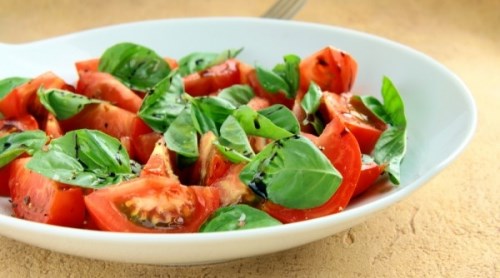 Салат из помидоров и сладкого перца Салат из помидоров и сладкого перца