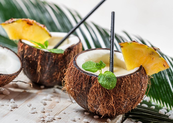 Сочный и витаминный: польза кокоса для каждого человека