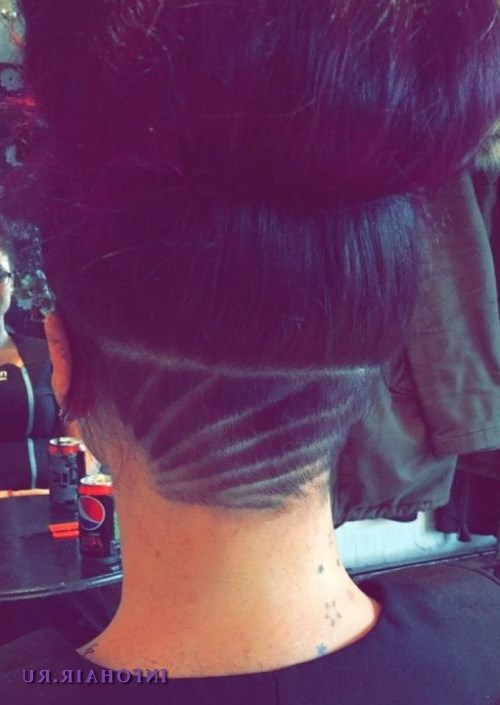 Выбритые узоры на затылке. Идеи оригинальной внешности