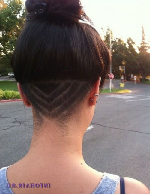 Выбритые узоры на затылке. Идеи оригинальной внешности