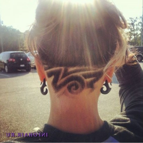 Выбритые узоры на затылке. Идеи оригинальной внешности