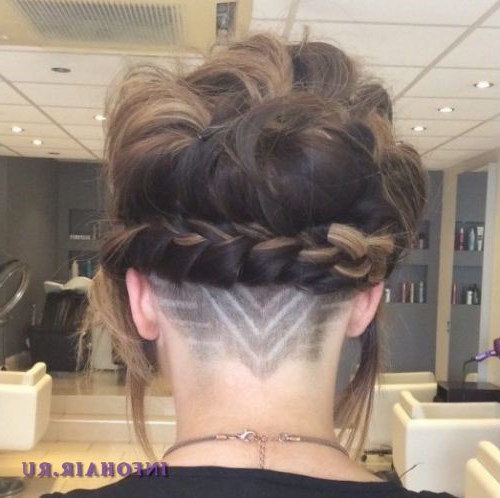 Выбритые узоры на затылке. Идеи оригинальной внешности